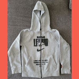 Brand New Kids Boys Size S Gray Nike Lebron James King Zipper Hoodie with Pouch